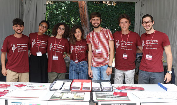 Students of the Faculty at a previous edition of the Open Day