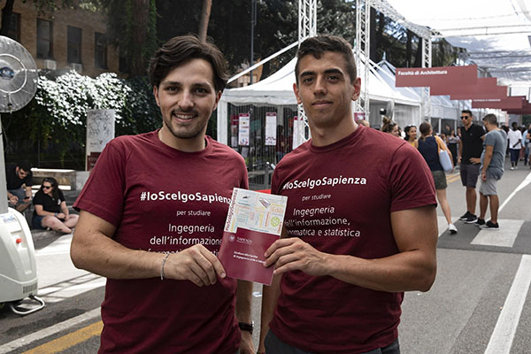 Students of the Faculty at a previous edition of the Open Day
