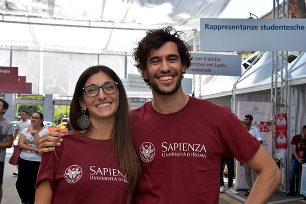 Studenti della Facolatà all'edizione precedente di Porte Aperte